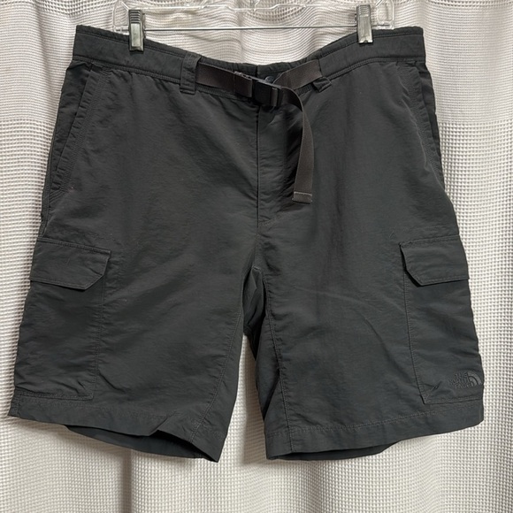 The North Face Cargo shorts Men’s SZ 38 nylon inseam 8” charcoal gray EUC hiking - Picture 1 of 8
